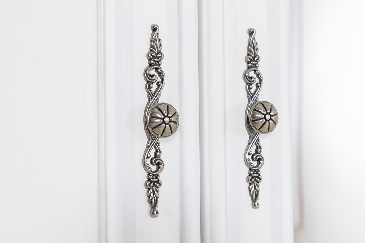 Аталық безі жоқ транссексуалдың суреті